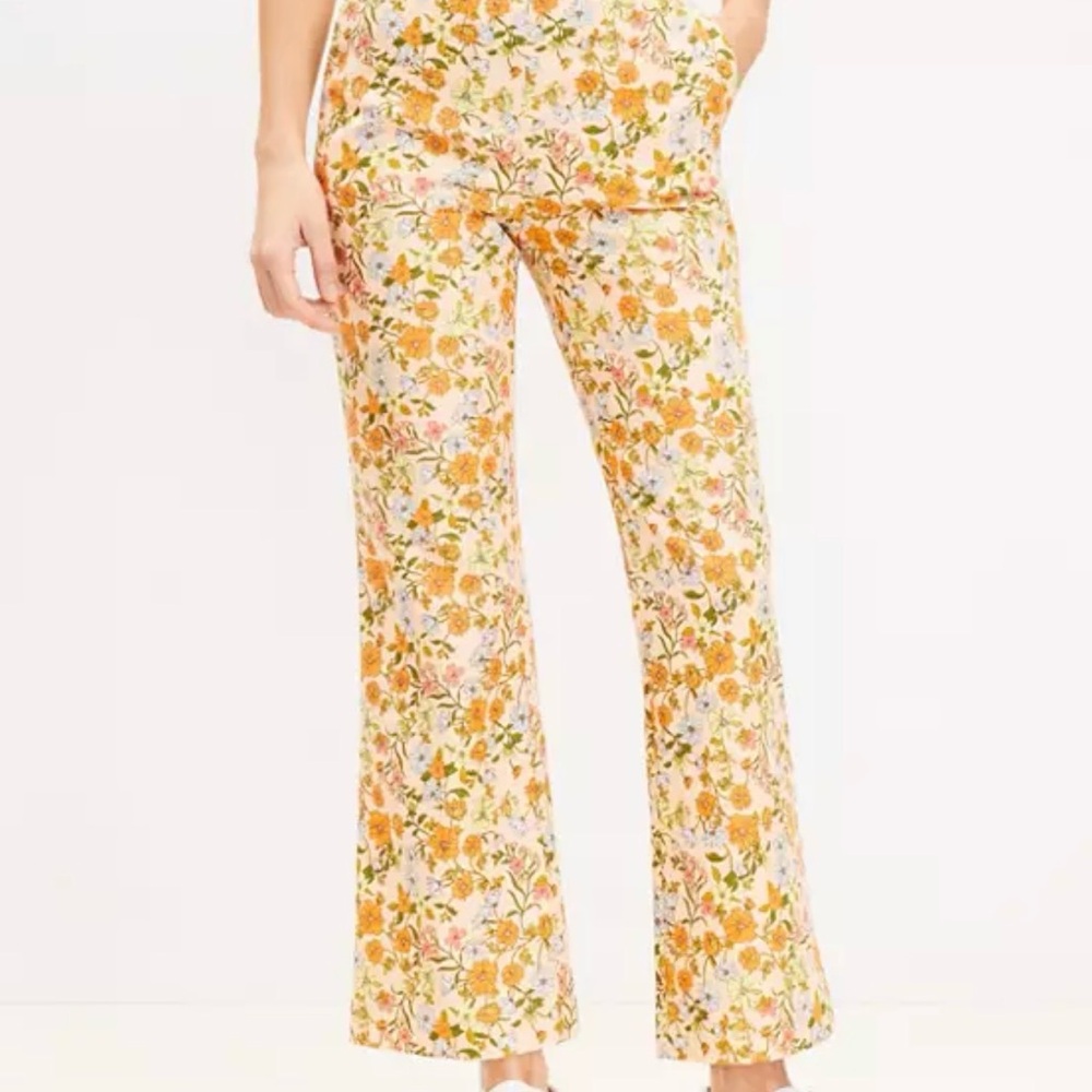 LOFT Belted Sutton kick crop pants in peach floral
